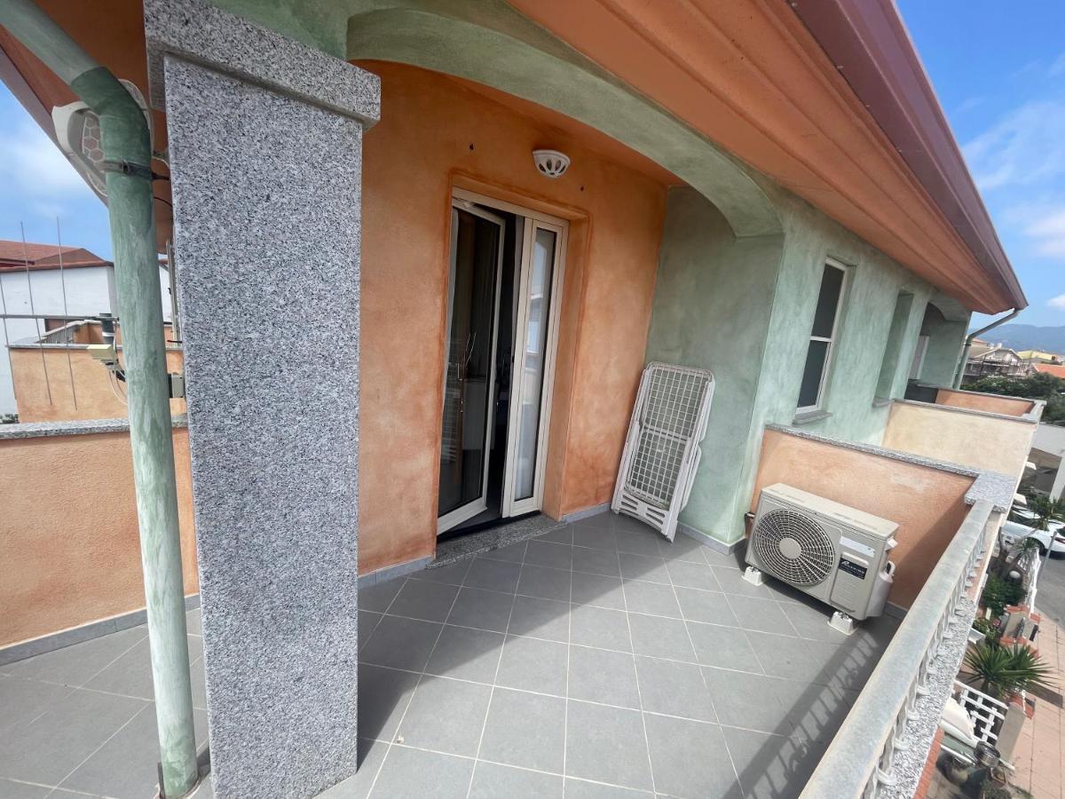 Appartamento Mansarda San Pietro Valledoria  Esterno foto